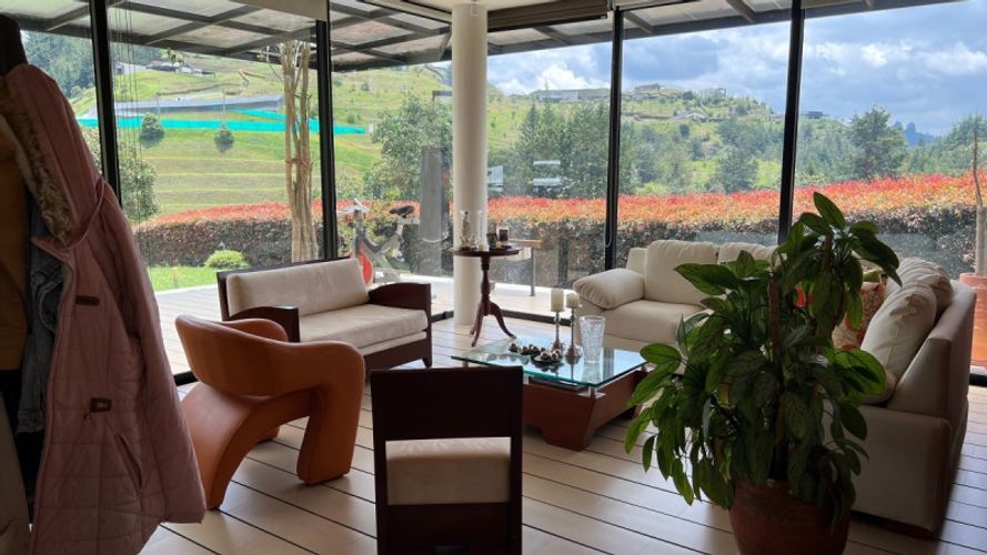 Casa de 3 alcobas en venta en Pantanillo, Envigado, 250 m² · foto 3 de 21