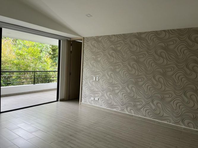 Casa de 5 alcobas en venta en Altos Del Poblado, Medellín, 400 m² · foto 4 de 17