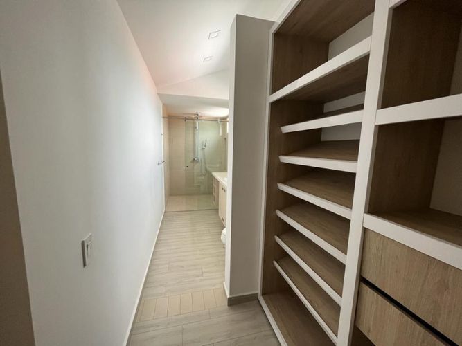 Casa de 5 alcobas en venta en Altos Del Poblado, Medellín, 400 m² · foto 7 de 17