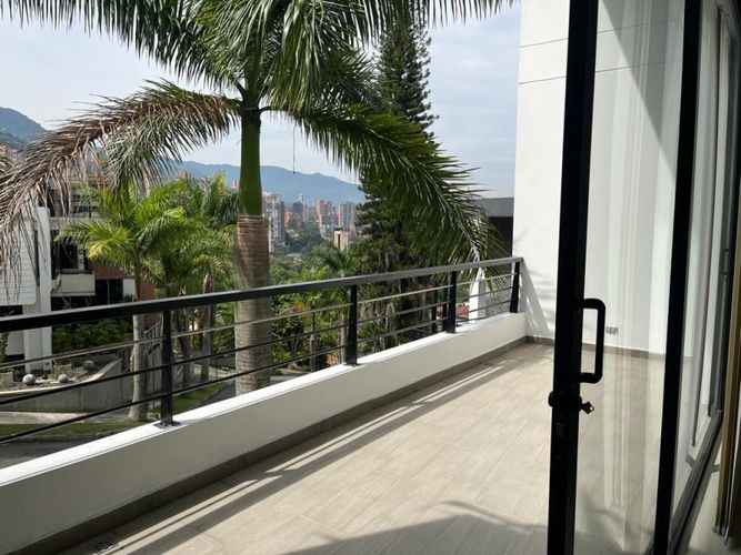 Casa de 5 alcobas en venta en Altos Del Poblado, Medellín, 400 m² · foto 17 de 17