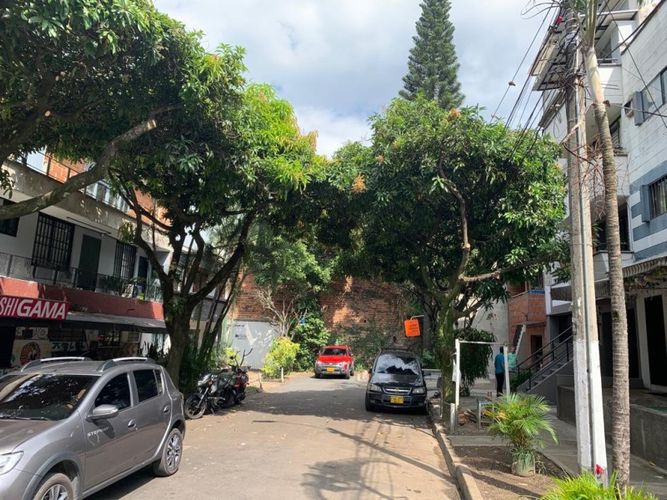 Casa de 11 alcobas en venta en Manila, Medellín, 480 m² · foto 19 de 20