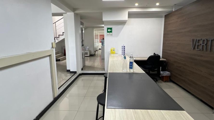 Casa de 5 alcobas en venta en La Aguacatala, Medellín, 337 m² · foto 5 de 24
