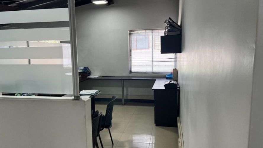 Casa de 5 alcobas en venta en La Aguacatala, Medellín, 337 m² · foto 12 de 24