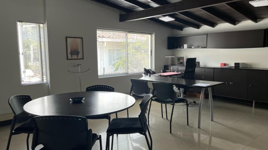 Casa de 5 alcobas en venta en La Aguacatala, Medellín, 337 m² · foto 13 de 24