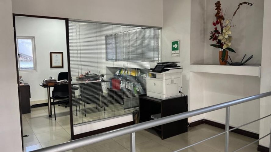 Casa de 5 alcobas en venta en La Aguacatala, Medellín, 337 m² · foto 15 de 24