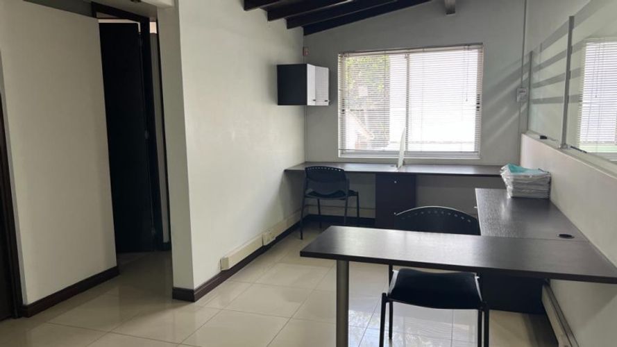 Casa de 5 alcobas en venta en La Aguacatala, Medellín, 337 m² · foto 16 de 24