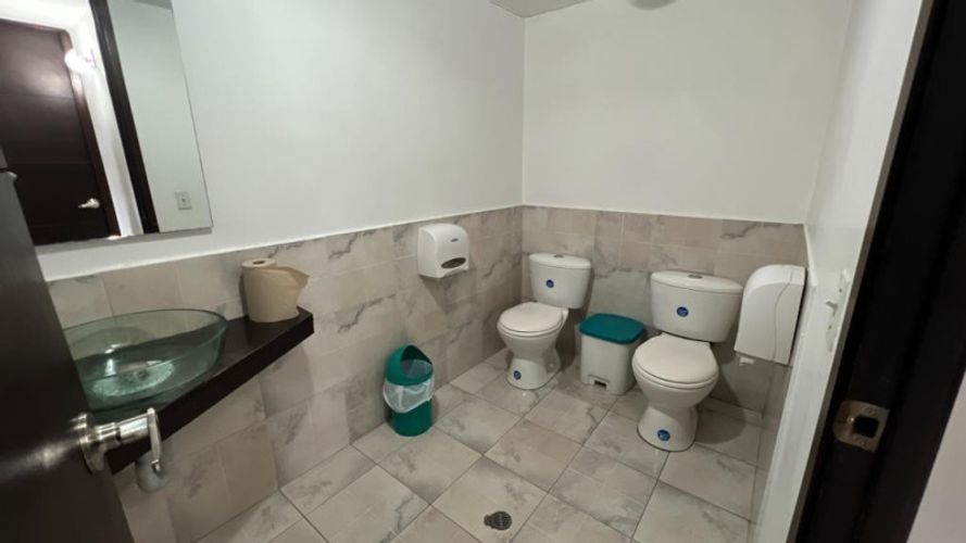 Casa de 5 alcobas en venta en La Aguacatala, Medellín, 337 m² · foto 19 de 24