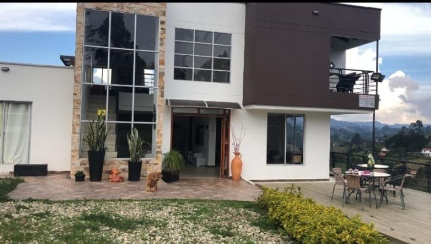 Finca en venta en Chagualo, Marinilla, 240 m² · foto 2 de 17