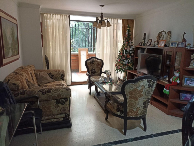 Apartamento en venta en El Poblado, Medellín · foto 2 de 24