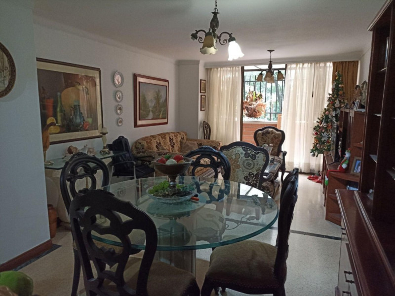Apartamento en venta en El Poblado, Medellín · foto 3 de 24