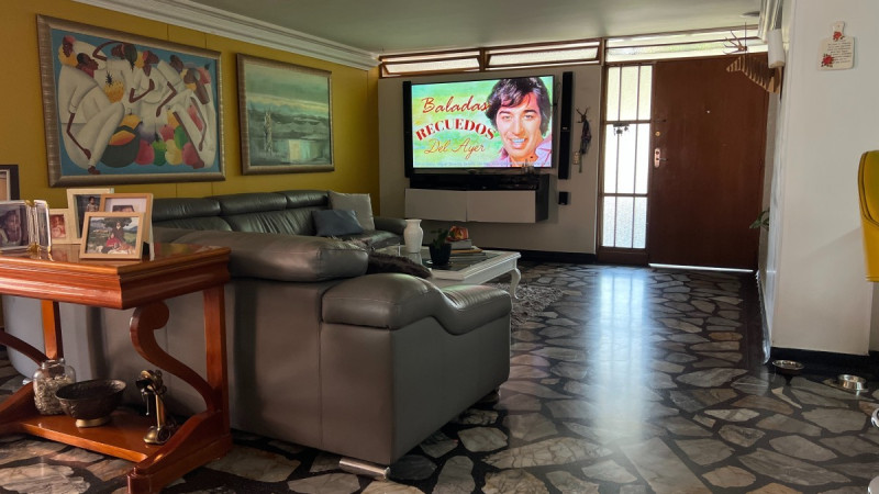 Apartamento en arriendo en Altos Del Poblado, Medellín · foto 2 de 24