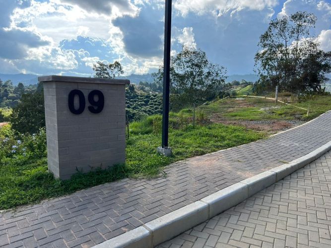 Lote en venta en Guarne, 1457 m² · foto 5 de 11
