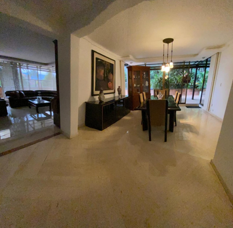 Apartamento en venta en El Poblado, Medellín · foto 8 de 24