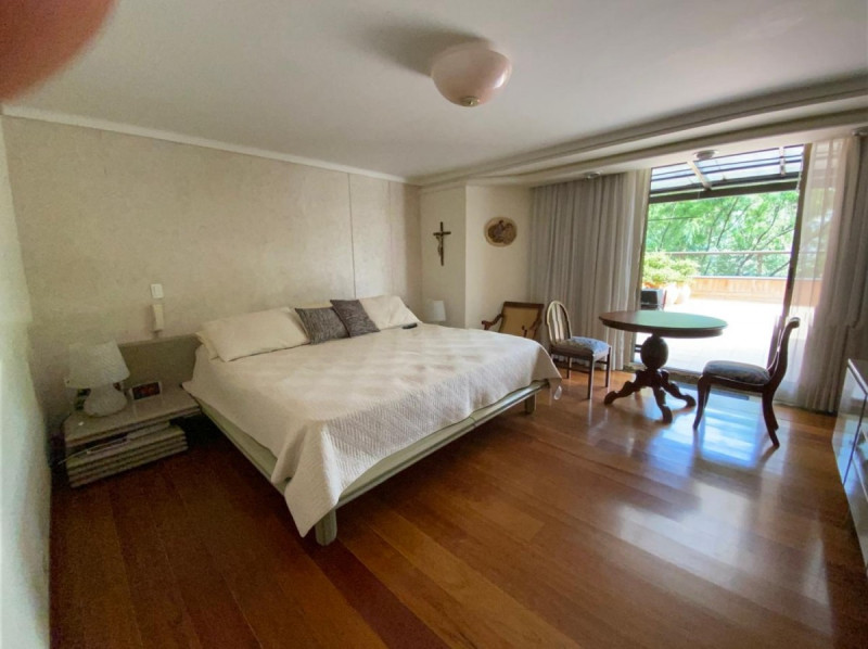 Apartamento en venta en El Poblado, Medellín · foto 13 de 24