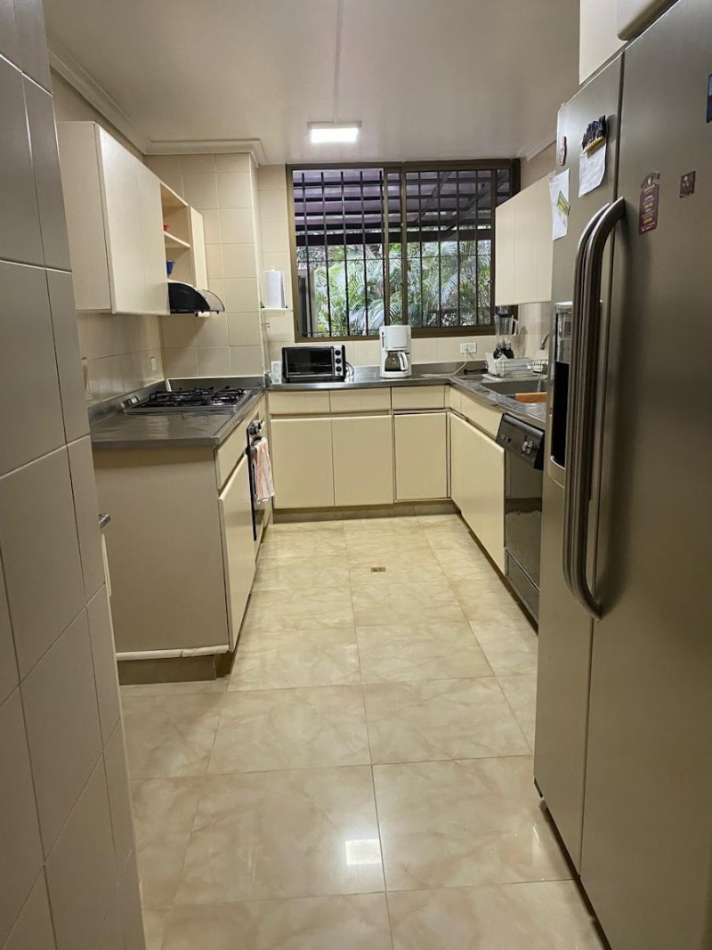 Apartamento en venta en El Poblado, Medellín · foto 18 de 24