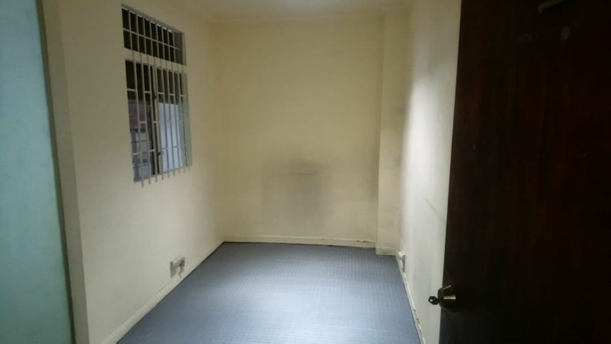 Bodega en arriendo en La Candelaria, Medellín, 6 m² · foto 2 de 6
