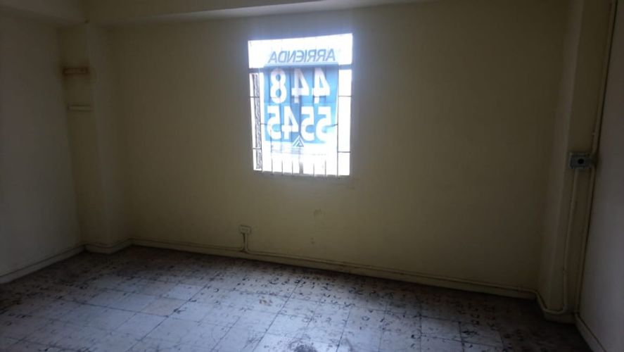 Bodega en arriendo en La Candelaria, Medellín, 40 m² · foto 2 de 8