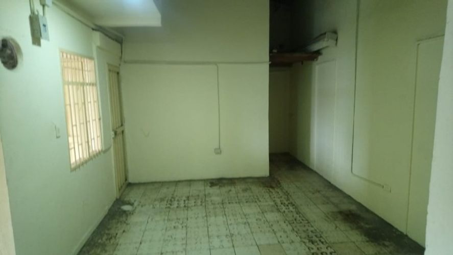 Bodega en arriendo en La Candelaria, Medellín, 40 m² · foto 5 de 8
