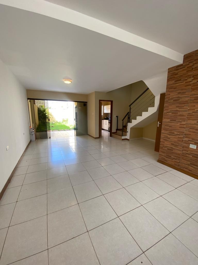 ALQUILER DÚPLEX DE 3 DORMITORIOS - LUQUE ZONA LOS JARDINES — foto 3