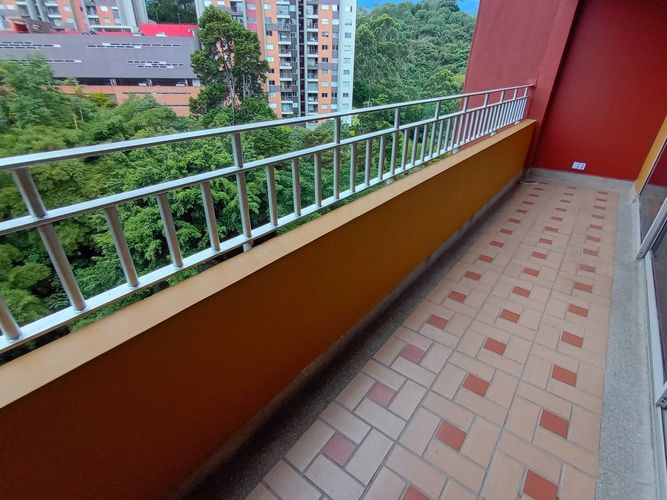 Apartamento de 3 alcobas en arriendo en Laureles, Medellín, 101 m² · foto 19 de 20