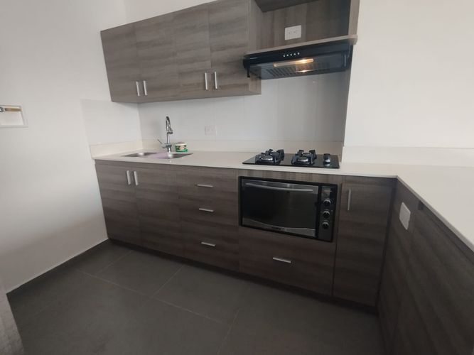 Apartamento de 3 alcobas en arriendo en Loma Del Escobero, Envigado, 95 m² · foto 4 de 16
