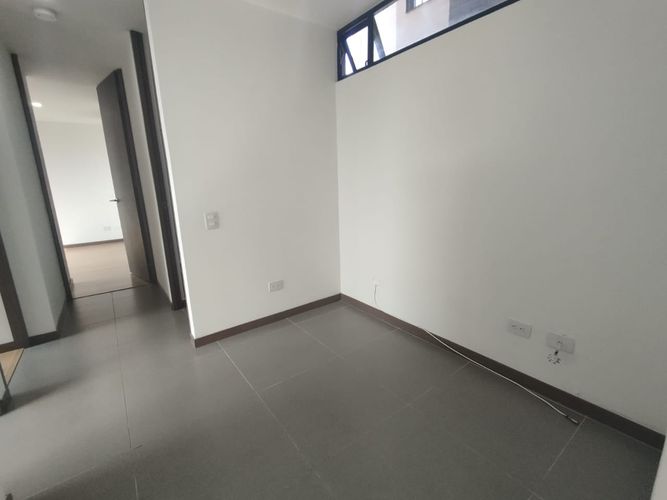 Apartamento de 3 alcobas en arriendo en Loma Del Escobero, Envigado, 95 m² · foto 5 de 16