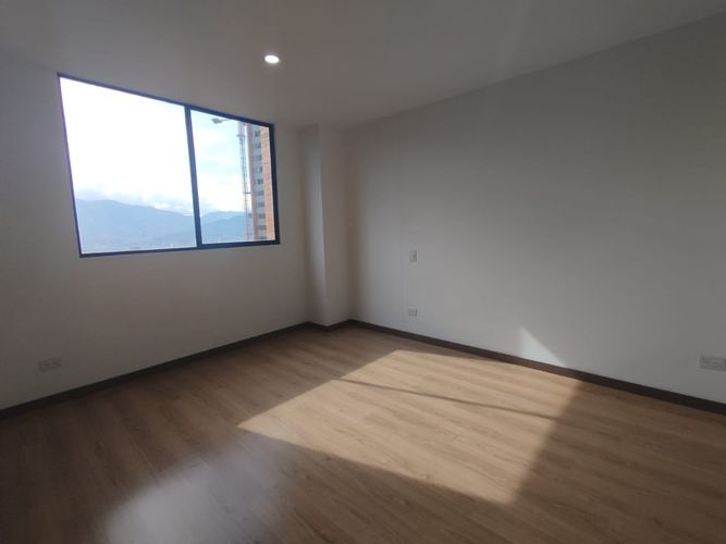 Apartamento de 3 alcobas en arriendo en Loma Del Escobero, Envigado, 95 m² · foto 9 de 16