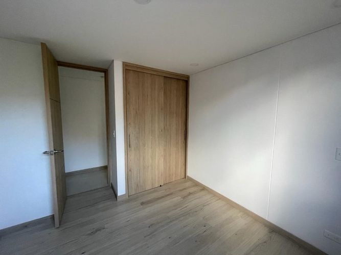 Apartamento de 2 alcobas en arriendo en Camino Verde, Envigado, 66 m² · foto 8 de 13