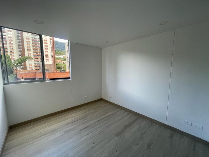 Apartamento de 2 alcobas en arriendo en Camino Verde, Envigado, 66 m² · foto 9 de 13