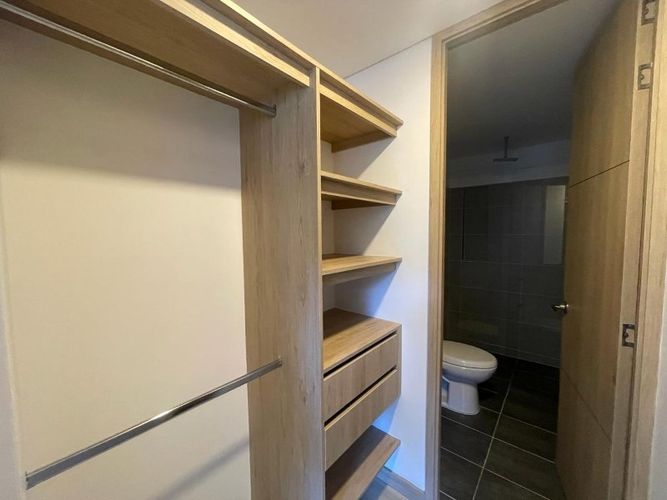 Apartamento de 2 alcobas en arriendo en Camino Verde, Envigado, 66 m² · foto 10 de 13