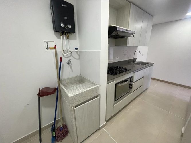 Apartamento de 2 alcobas en arriendo en Camino Verde, Envigado, 66 m² · foto 11 de 13