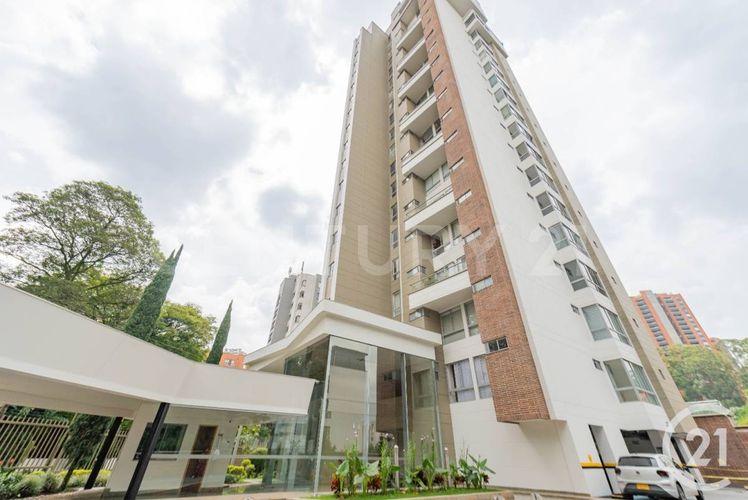 Apartamento de 3 alcobas en venta en La Visitación, Medellín, 277 m² · foto 3 de 24