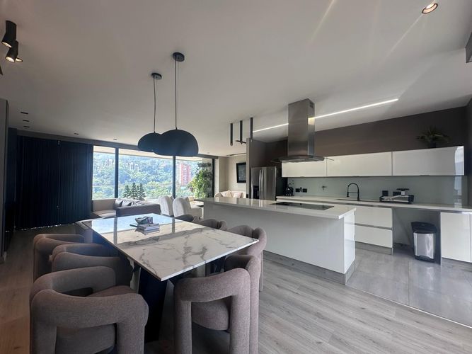 Apartamento de 3 alcobas en venta en El Poblado, Medellín, 198 m² · foto 7 de 20