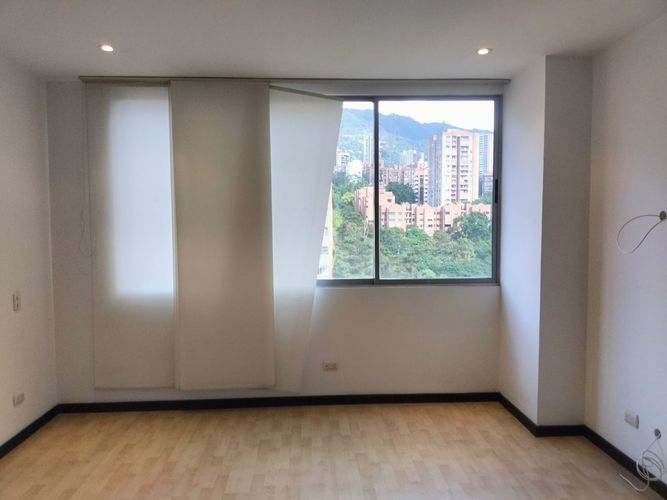 Apartamento de 3 alcobas en venta en El Poblado, Medellín, 92 m² · foto 14 de 17