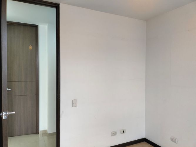 Apartamento de 3 alcobas en venta en El Poblado, Medellín, 92 m² · foto 9 de 17