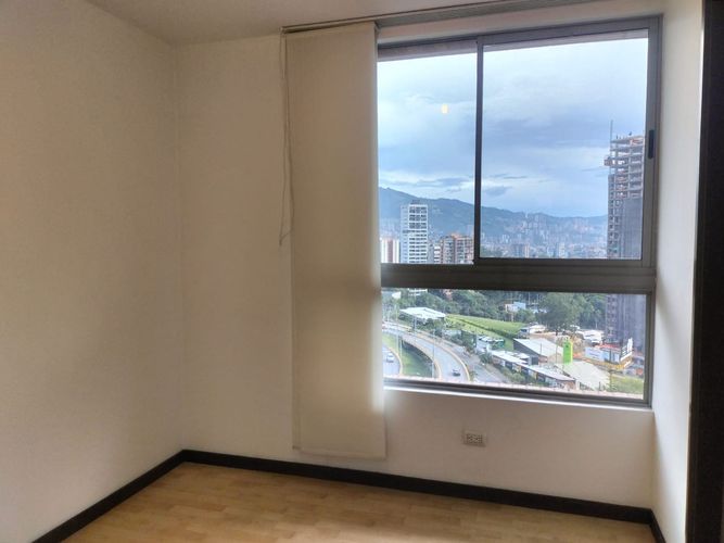 Apartamento de 3 alcobas en venta en El Poblado, Medellín, 92 m² · foto 13 de 17