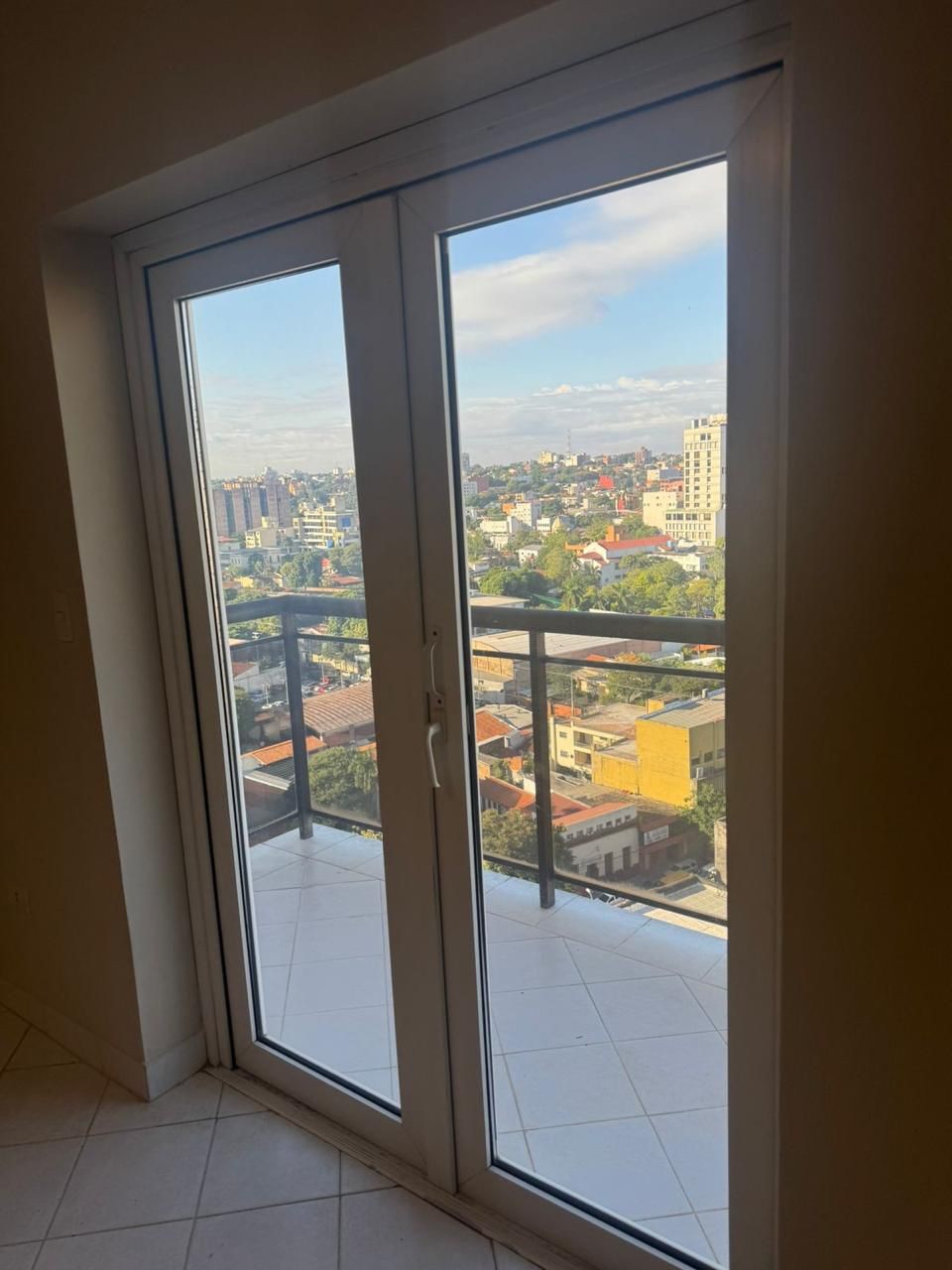ALQUILO DEPARTAMENTO EN EDIFICIO KARIMI!!! — foto 2