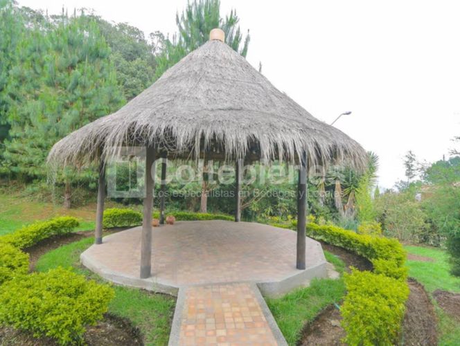 Casa de 6 alcobas en venta en Loma Del Escobero, Envigado, 1450 m² · foto 7 de 24