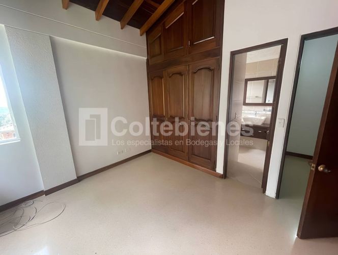 Casa de 6 alcobas en venta en Loma Del Escobero, Envigado, 1450 m² · foto 21 de 24