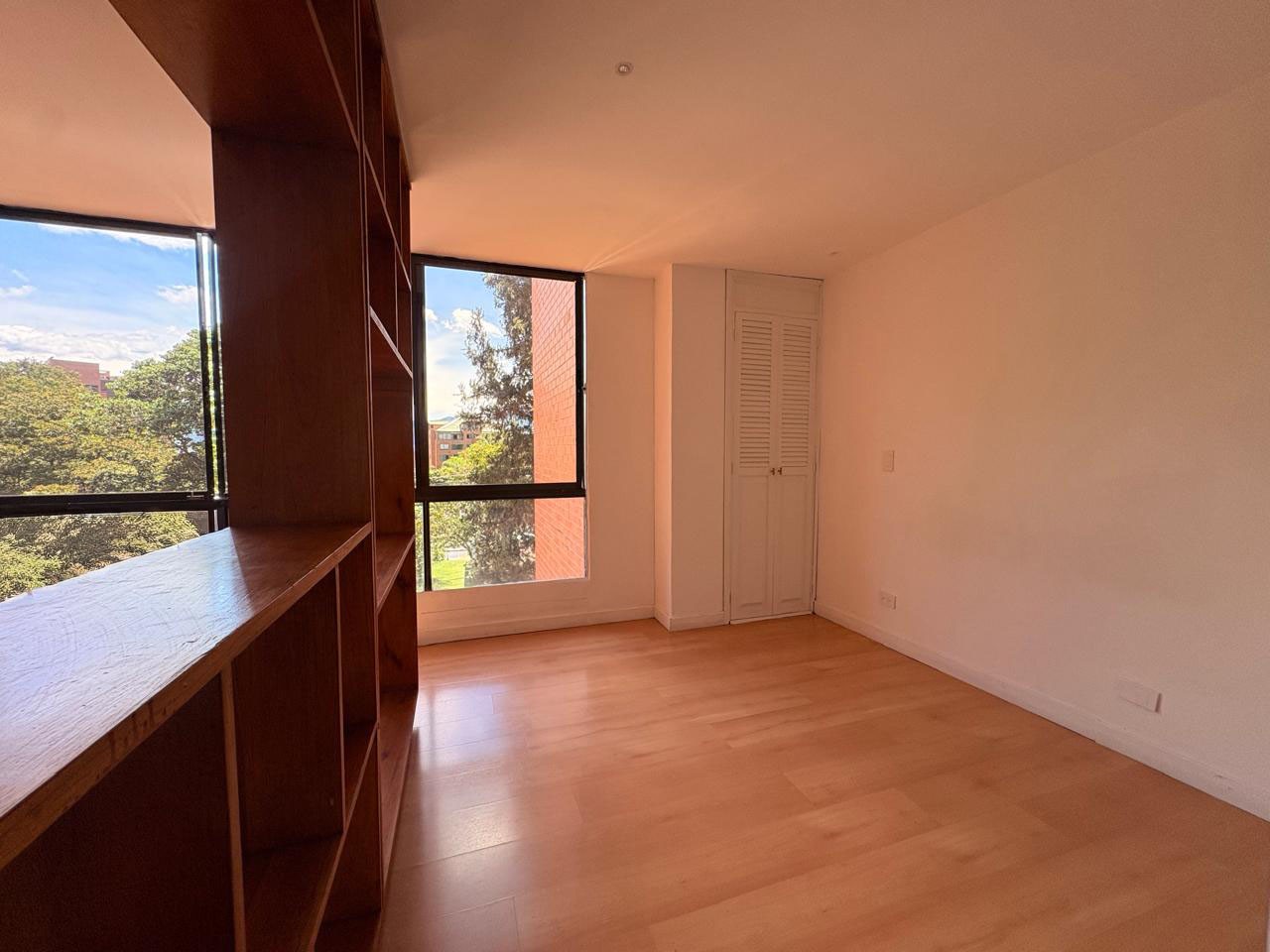 Apartamento en venta en El Poblado, Medellín · foto 2 de 12