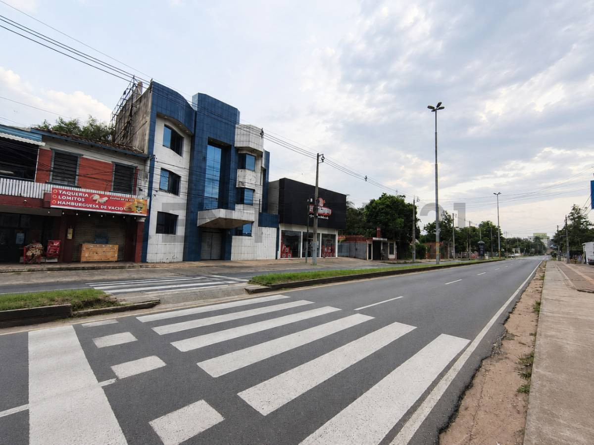 ALQUILO EDIFICIO CORPORATIVO EN EL CENTRO DE LUQUE — foto 2