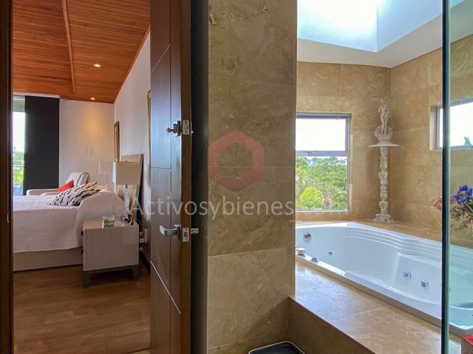 Casa de 4 alcobas en venta en El Tablazo, Rionegro · foto 12 de 13