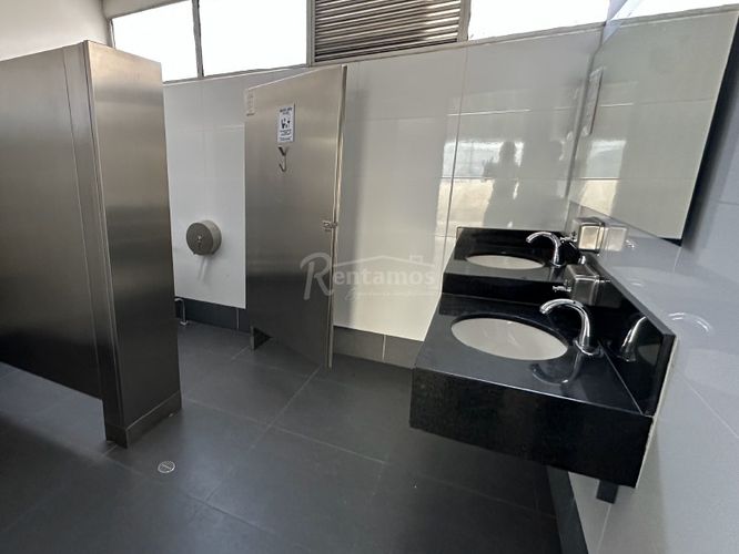 Local en venta en La Candelaria, Medellín, 740 m² · foto 19 de 22