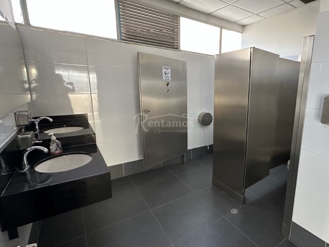 Local en venta en La Candelaria, Medellín, 740 m² · foto 20 de 22