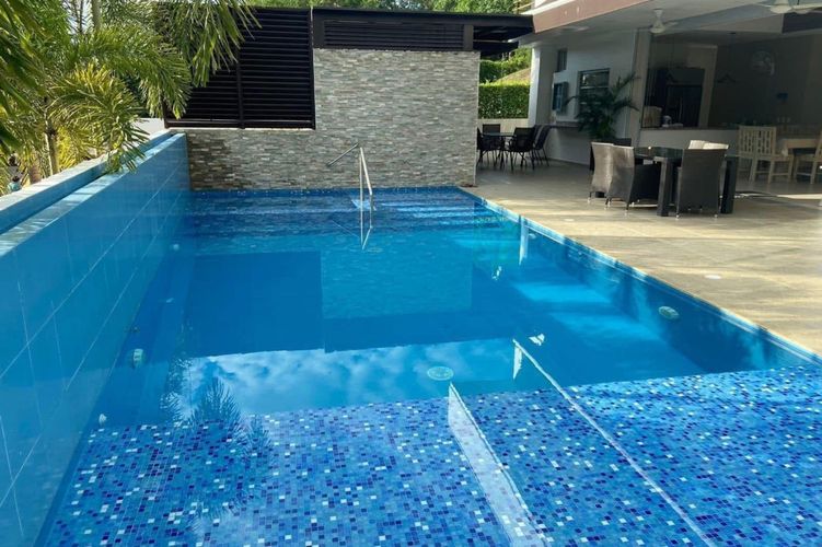 Casa de 6 alcobas en venta en Girardot, Girardot, 340 m² · foto 3 de 19