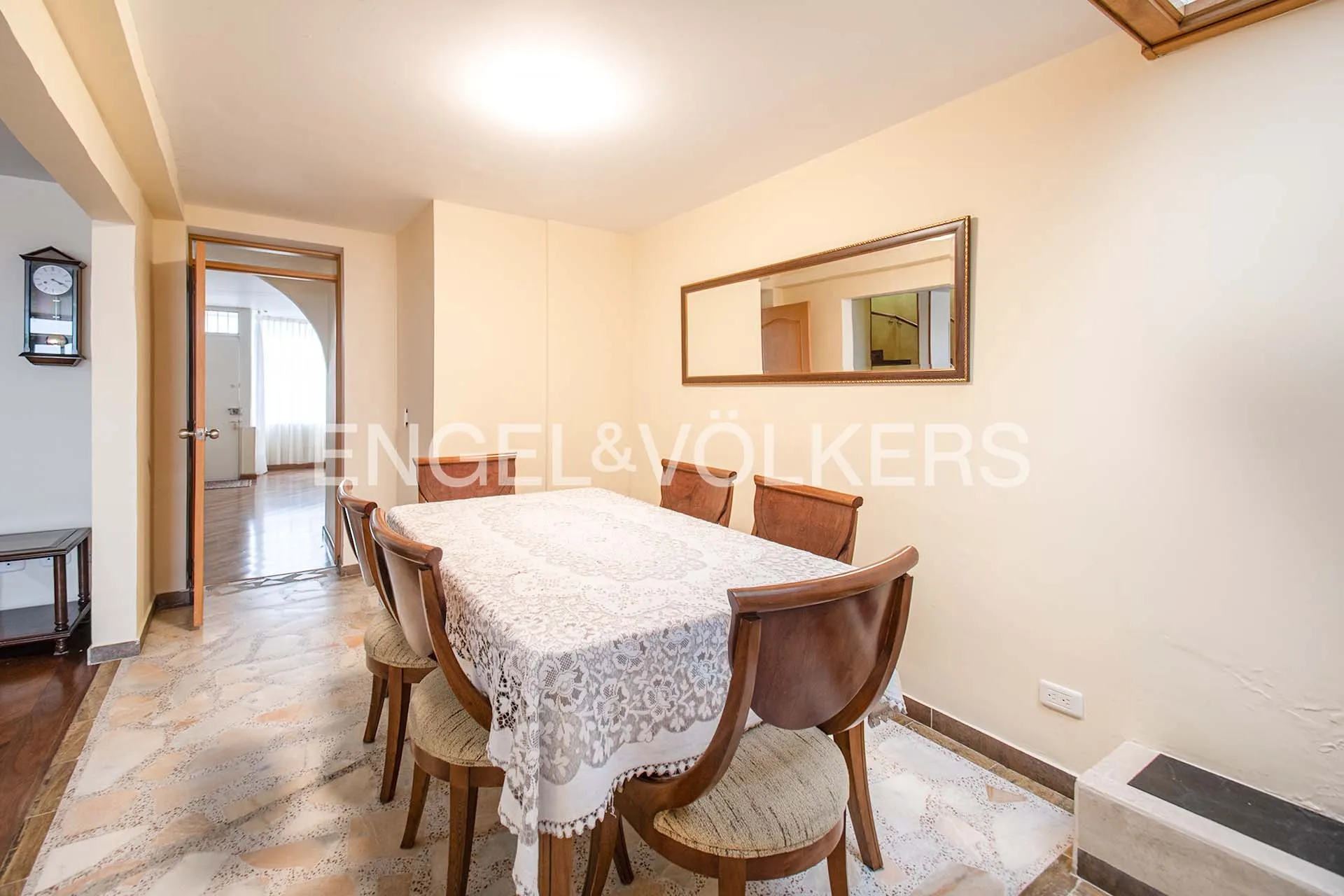 Casa en venta en Bella Suiza, Bogotá · foto 5 de 23