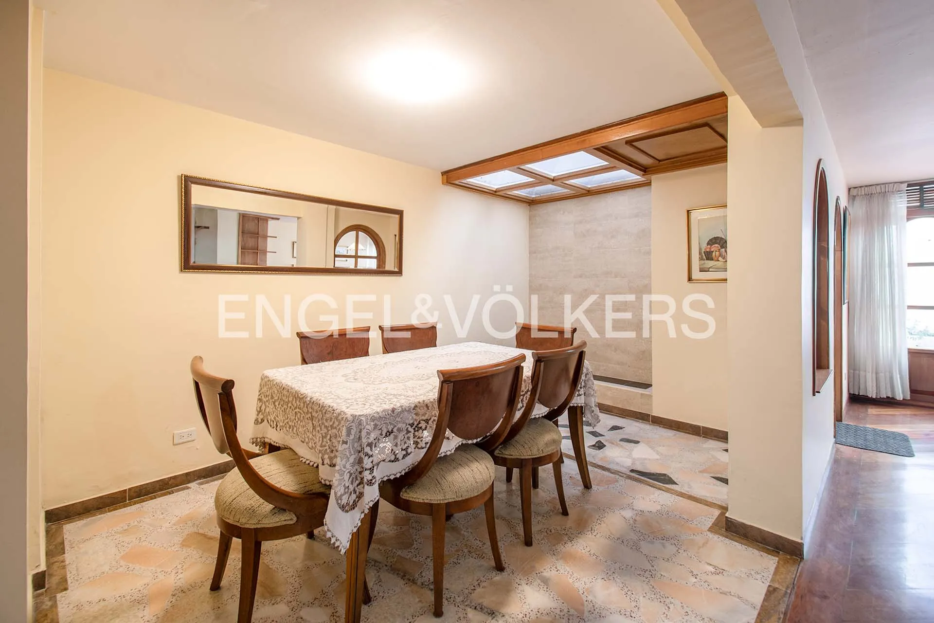 Casa en venta en Bella Suiza, Bogotá · foto 4 de 23