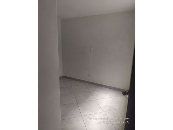 Casa de 7 alcobas en arriendo en Calasanz, Medellín, 90 m² · foto 19 de 24