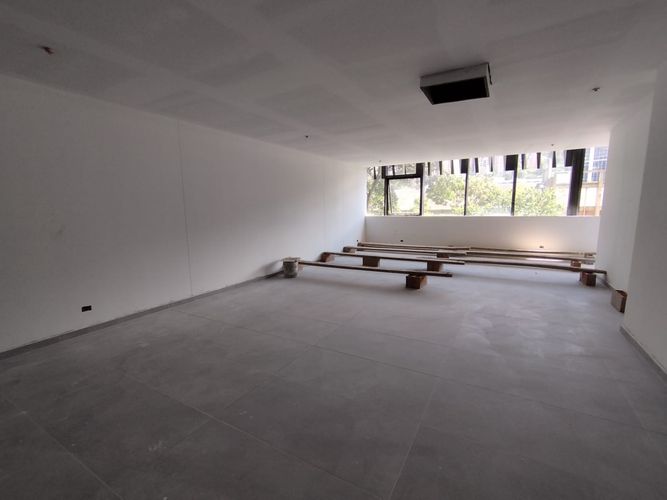 Oficina en arriendo en El Poblado, Medellín, 1013 m² · foto 3 de 17