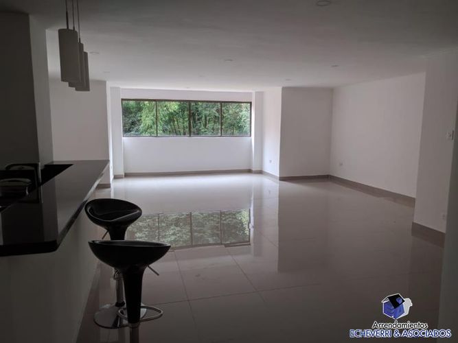 Apartamento de 3 alcobas en venta en La Florida, Medellín, 147 m² · foto 3 de 15
